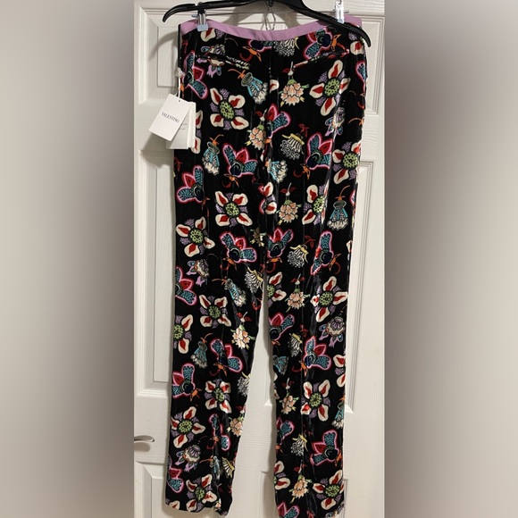 Authentic Valentino Garavani Floral Blend Printed Mid-Rise Pants - Picture 2 of 13